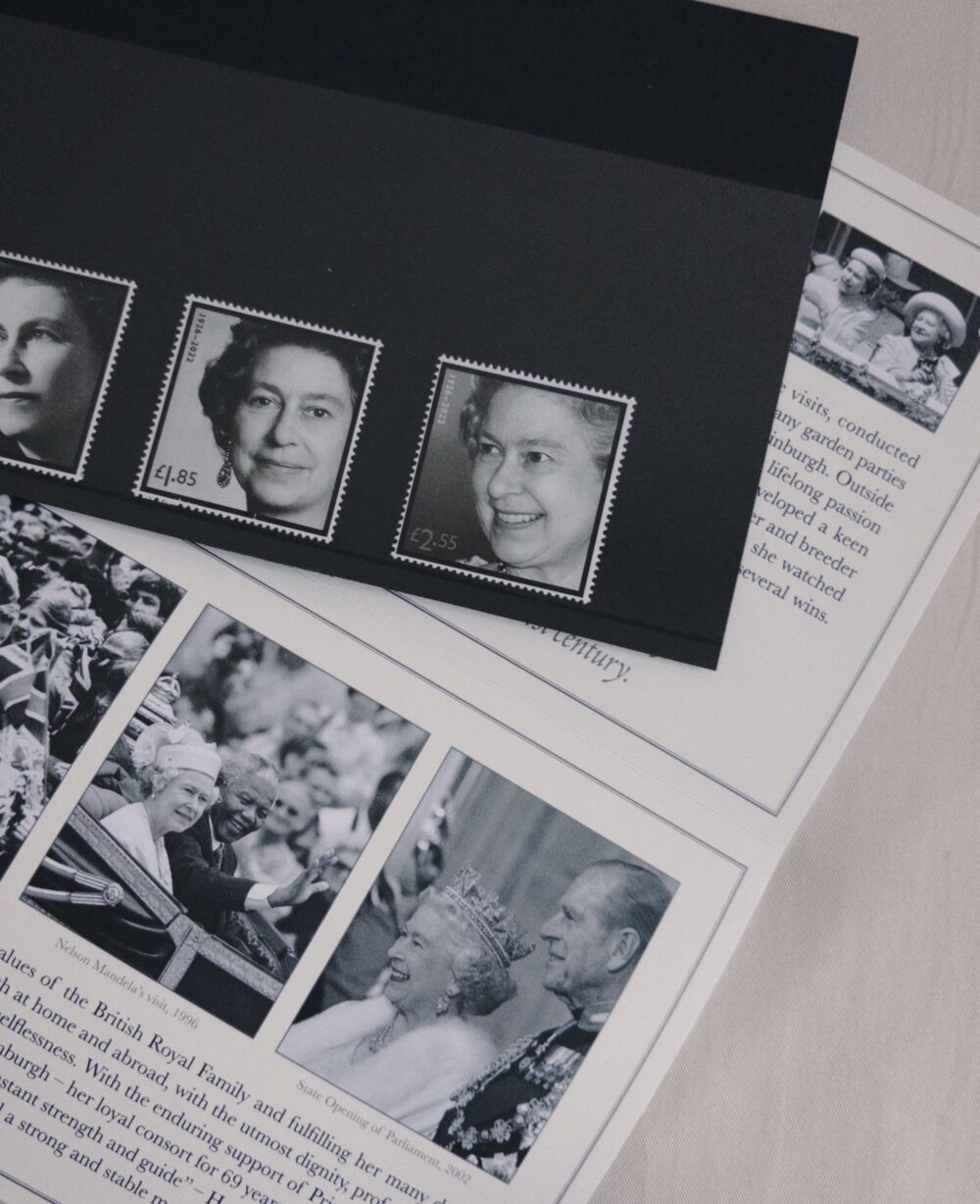 英國皇室｜2022女王黑白紀念套組